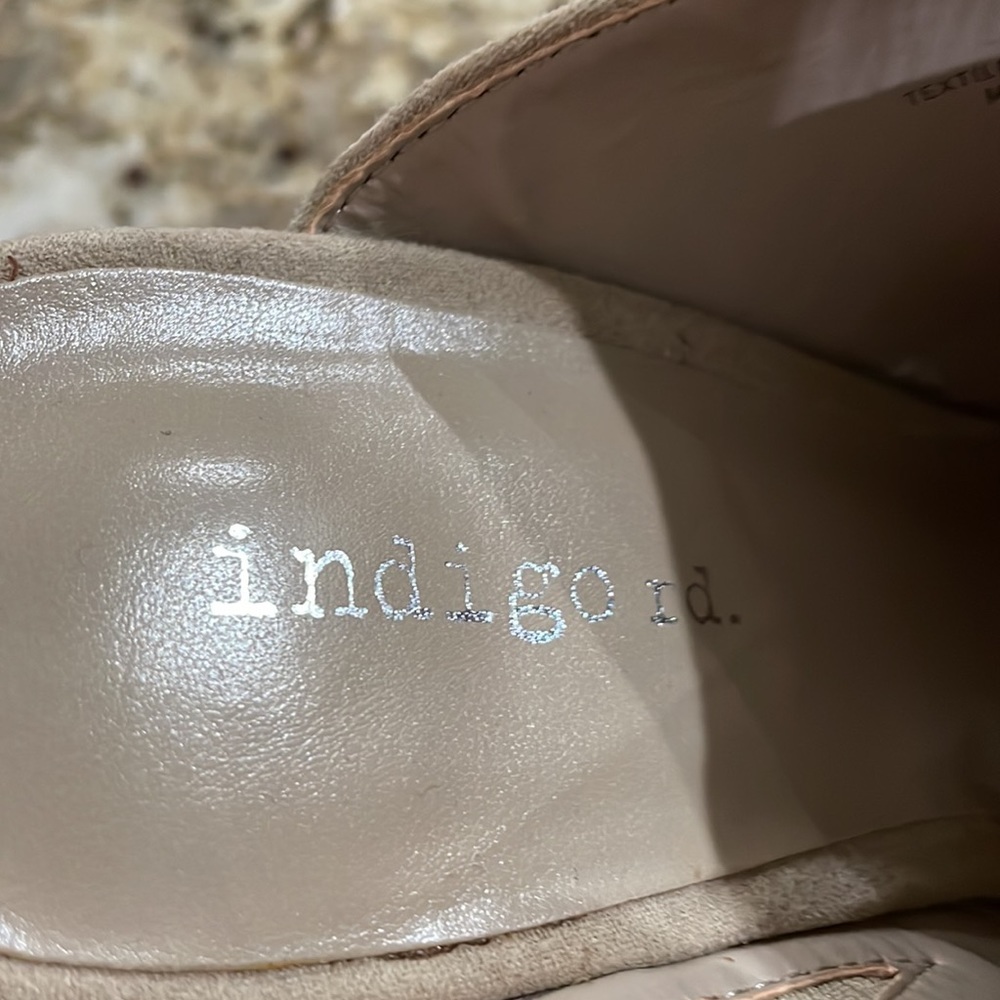 Excellent Condition Sandals - Picture 4 of 5